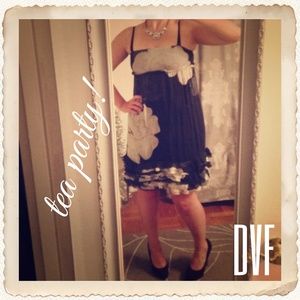 🎉HP 🎉Diane Von Furstenberg Dress! SZ 6